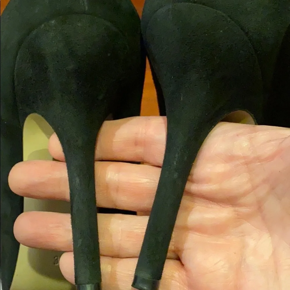Valentino Black Suede Rockstud Pointed-Toe Heel - Picture 4 of 8